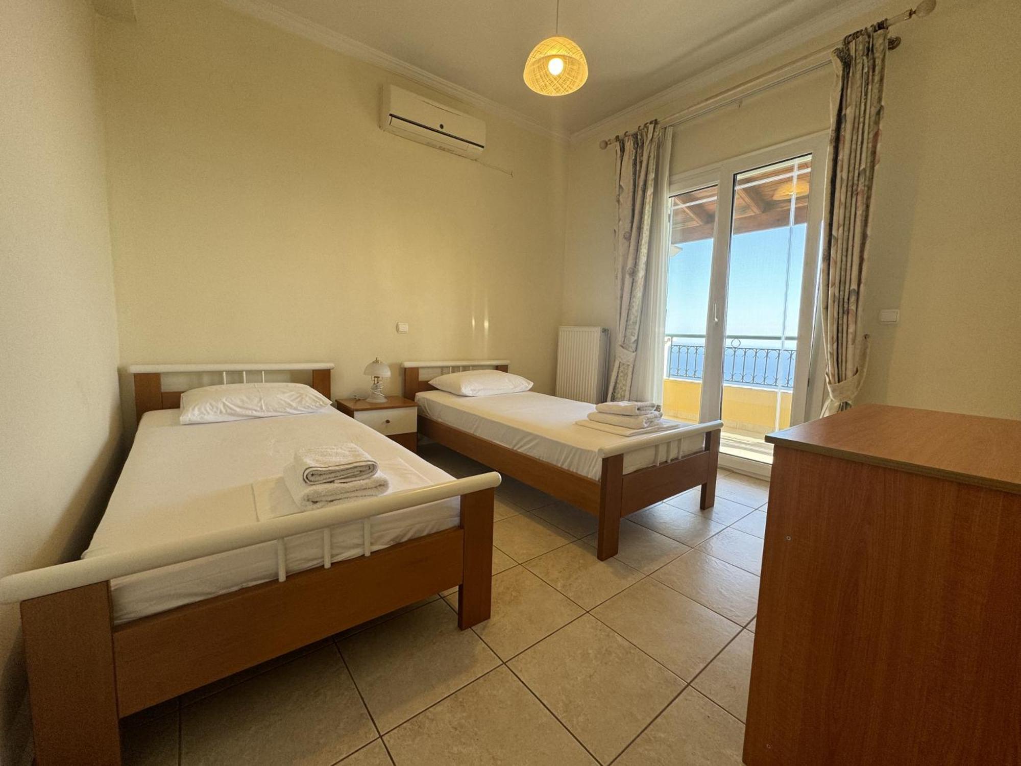 Mariza'S View House Apartment Lakones Ngoại thất bức ảnh