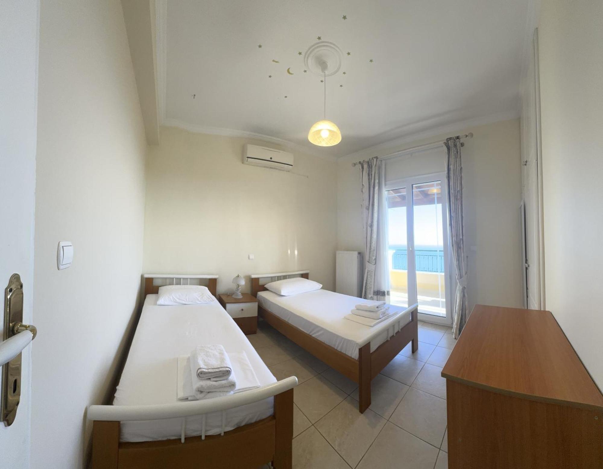 Mariza'S View House Apartment Lakones Ngoại thất bức ảnh
