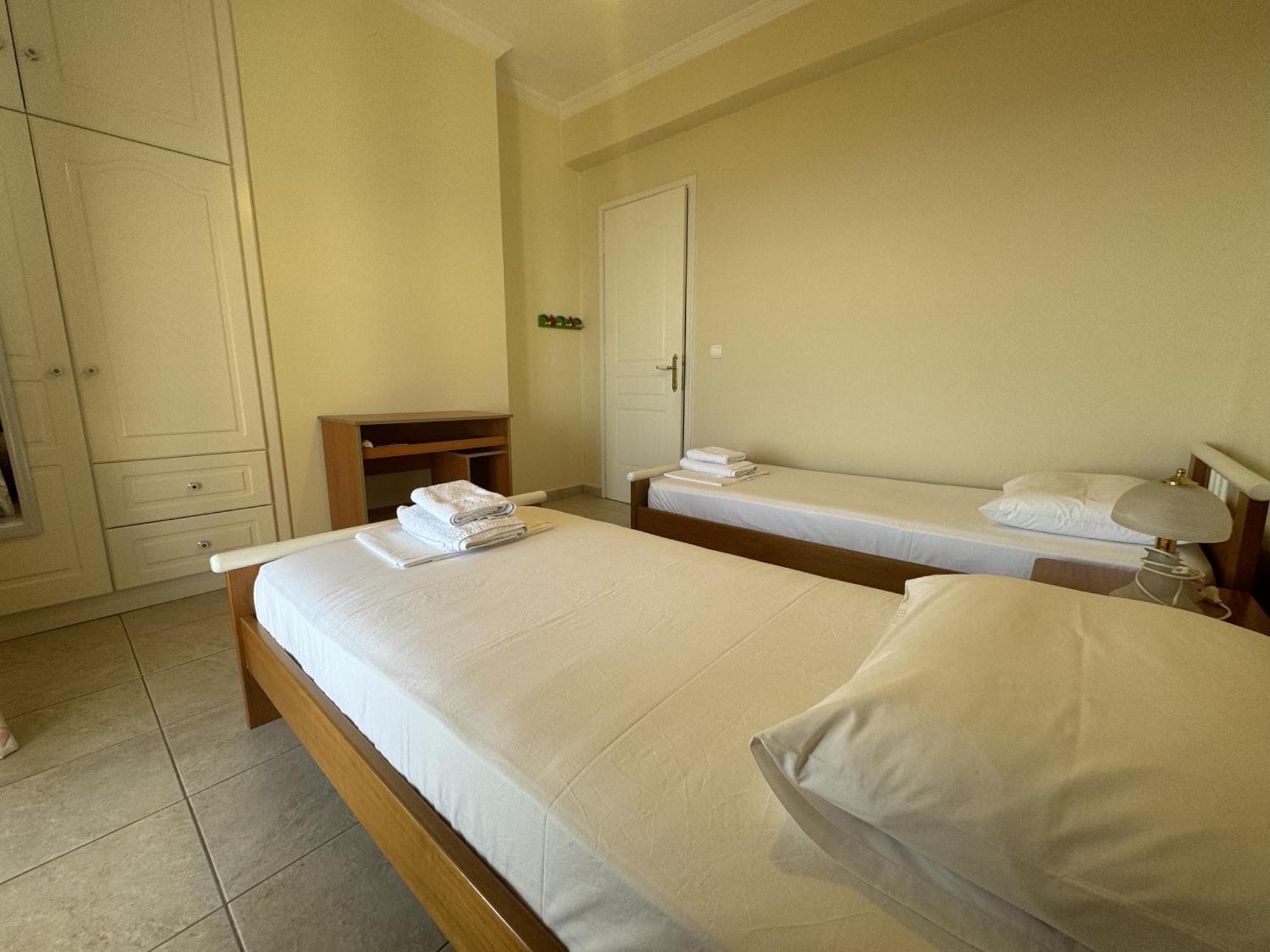 Mariza'S View House Apartment Lakones Ngoại thất bức ảnh